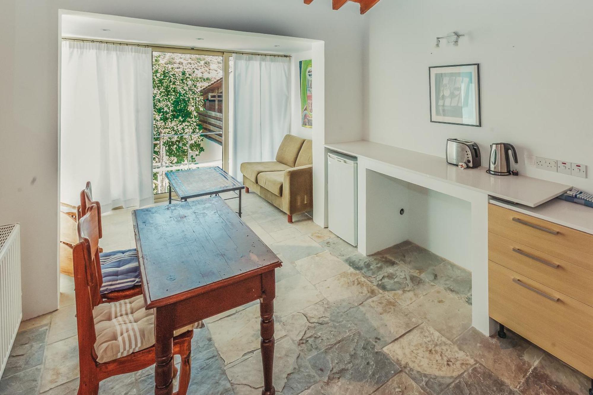 Archondia House - Holiday Apartments With Pool Калавасос Екстер'єр фото